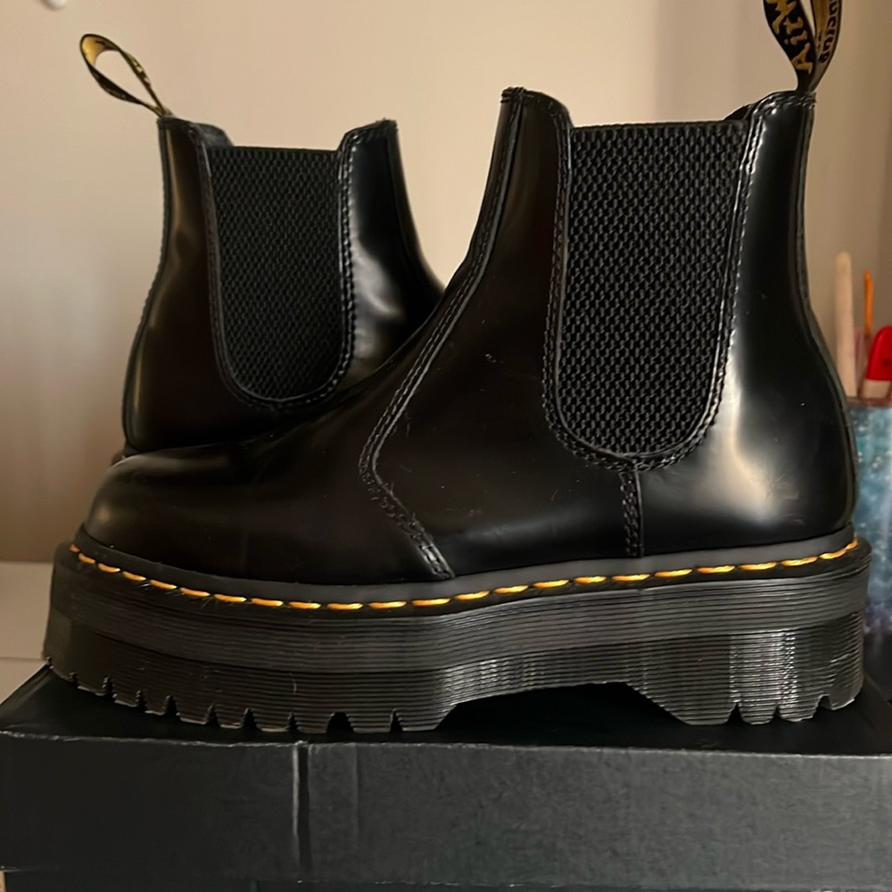 2976 SMOOTH LEATHER PLATFORM CHELSEA BOOTS